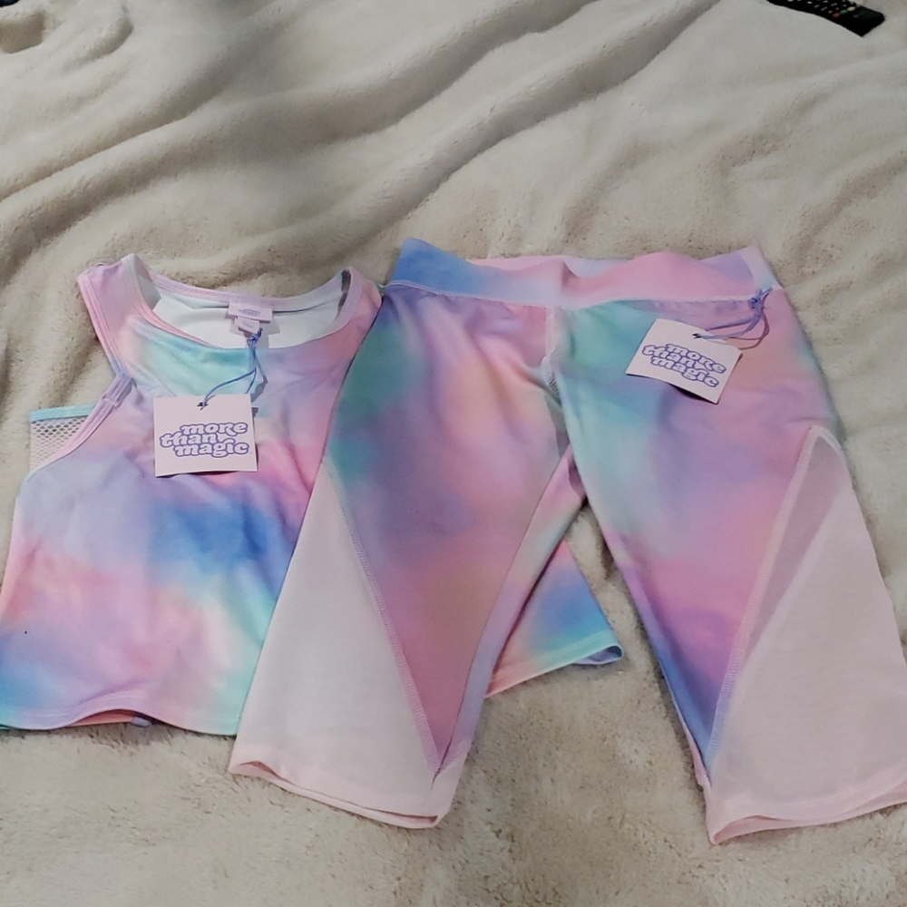 Set of tank and leggings
